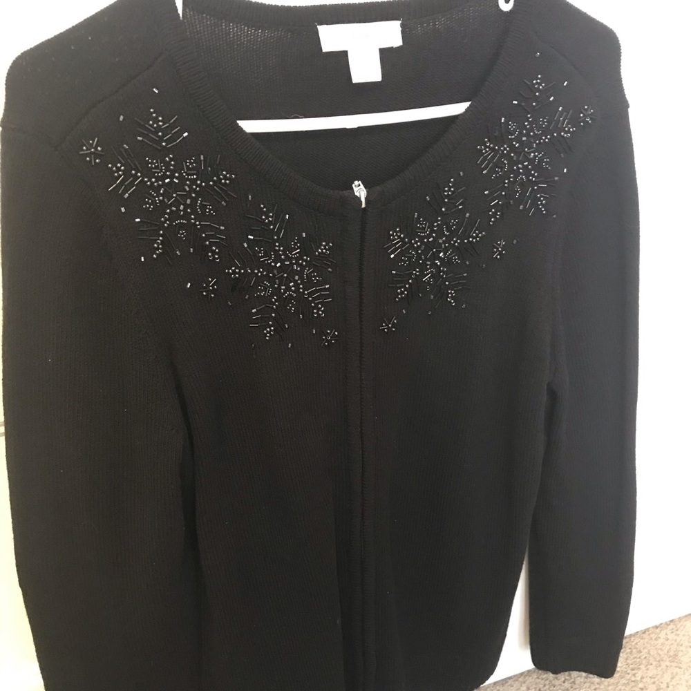 🎀Zip up beaded sweater.